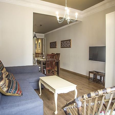 Mai & Maud Paralel Apartment Barcelona Bagian luar foto