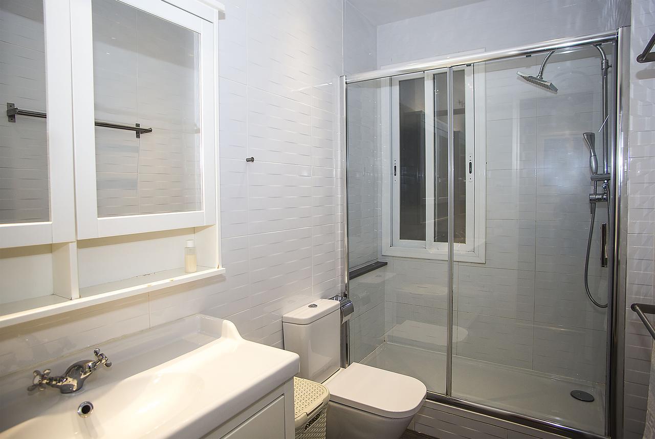 Mai & Maud Paralel Apartment Barcelona Bagian luar foto