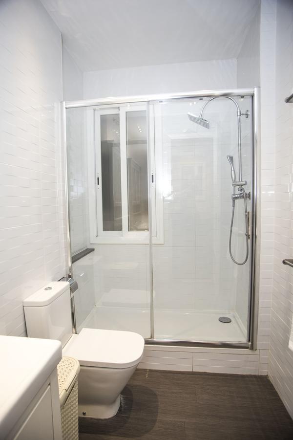 Mai & Maud Paralel Apartment Barcelona Bagian luar foto