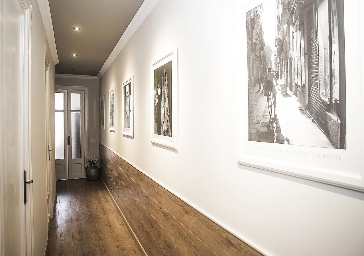 Mai & Maud Paralel Apartment Barcelona Bagian luar foto